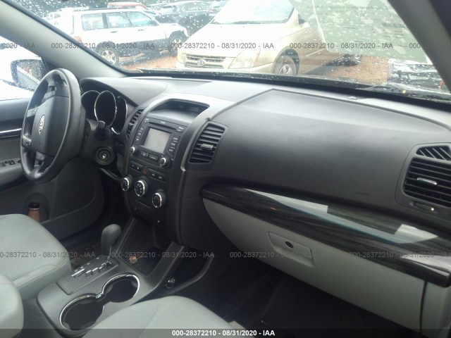 Photo 4 VIN: 5XYKT3A60DG407059 - KIA SORENTO 