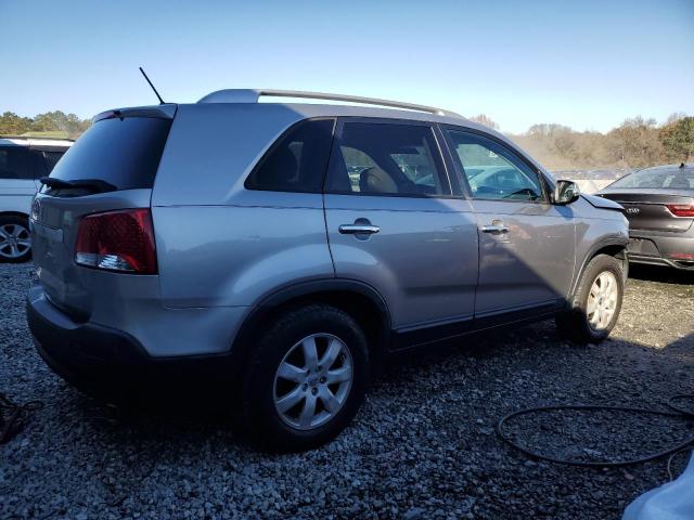 Photo 2 VIN: 5XYKT3A60DG424444 - KIA SORENTO LX 