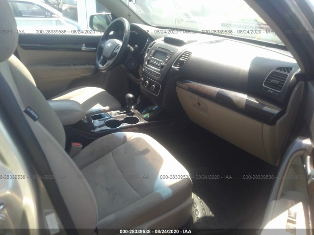 Photo 4 VIN: 5XYKT3A60EG480689 - KIA SORENTO 