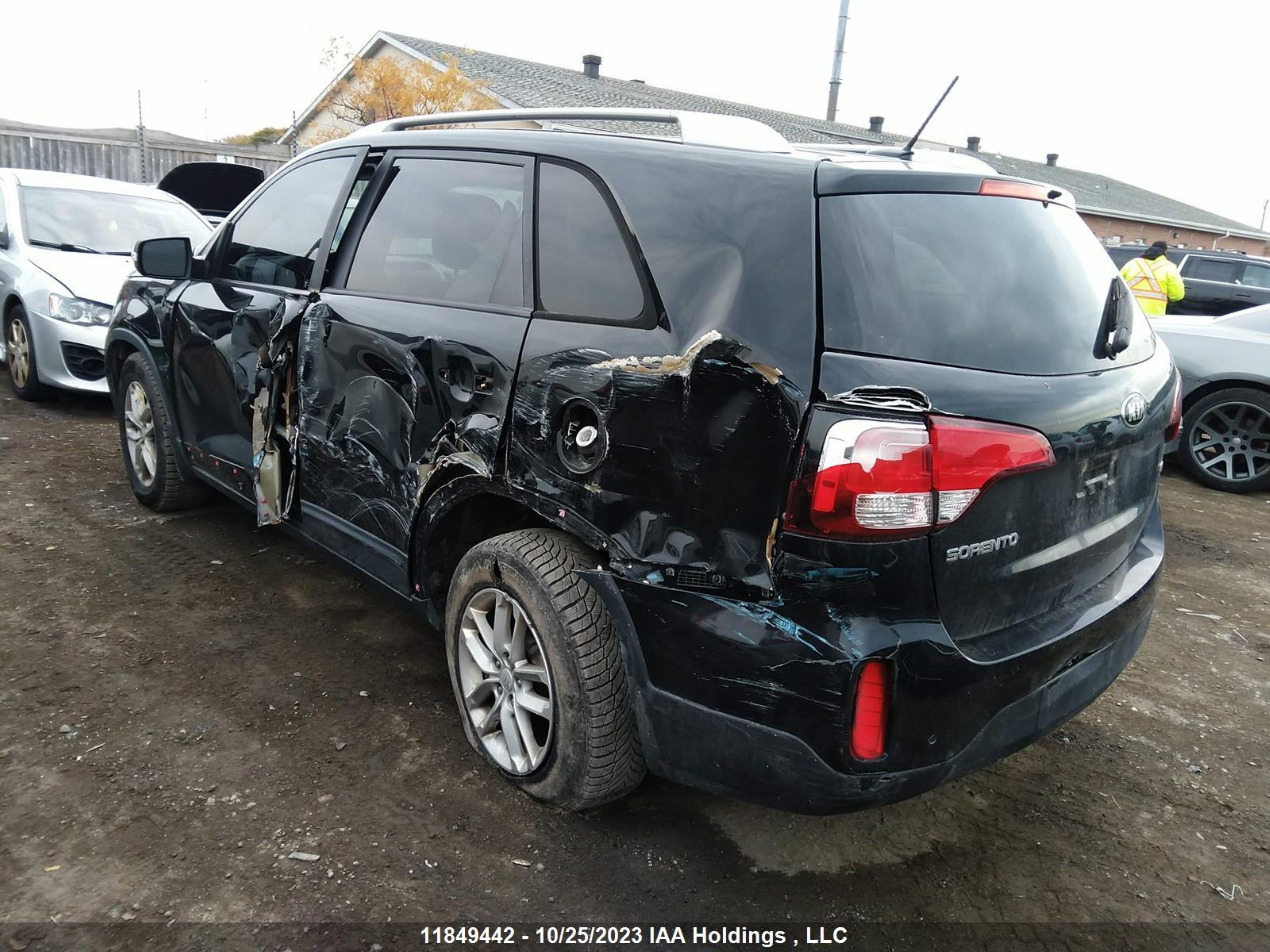 Photo 2 VIN: 5XYKT3A60EG510502 - KIA SORENTO 