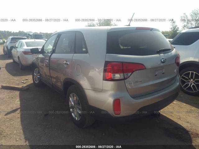 Photo 2 VIN: 5XYKT3A60FG581927 - KIA SORENTO 