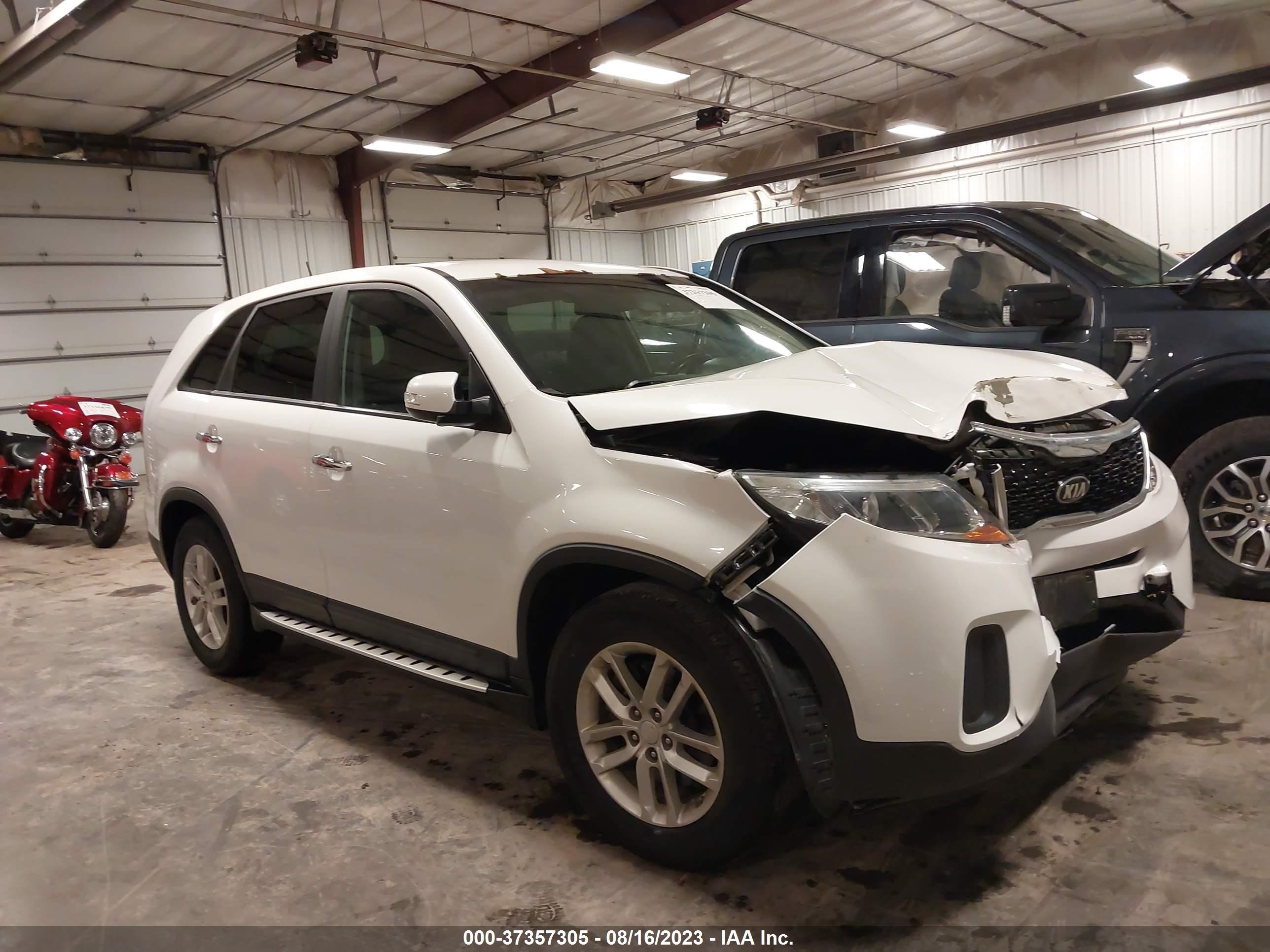 Photo 12 VIN: 5XYKT3A60FG629104 - KIA SORENTO 