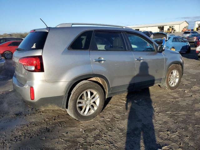 Photo 2 VIN: 5XYKT3A60FG660675 - KIA SORENTO LX 