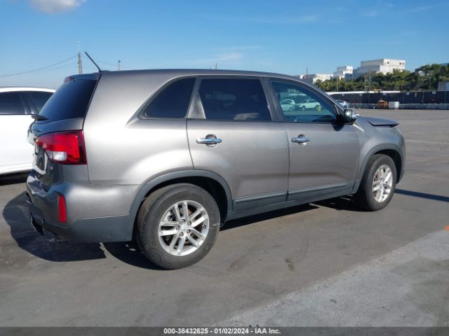 Photo 3 VIN: 5XYKT3A60FG661616 - KIA SORENTO 