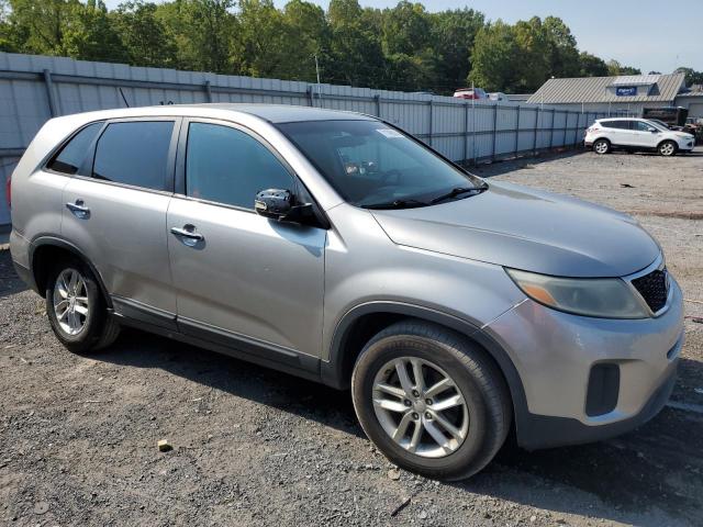 Photo 3 VIN: 5XYKT3A61EG463934 - KIA SORENTO LX 