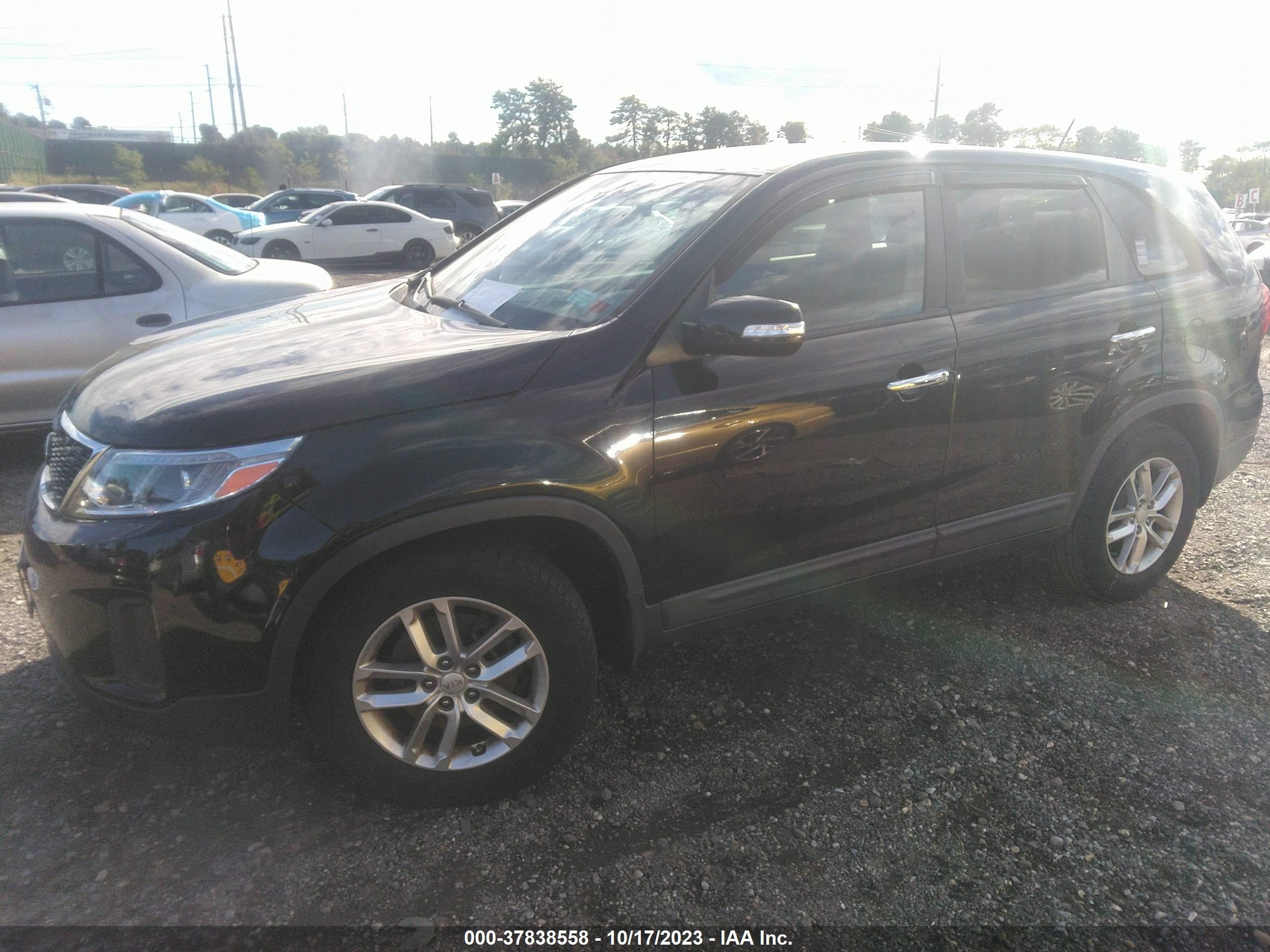 Photo 1 VIN: 5XYKT3A61FG569625 - KIA SORENTO 