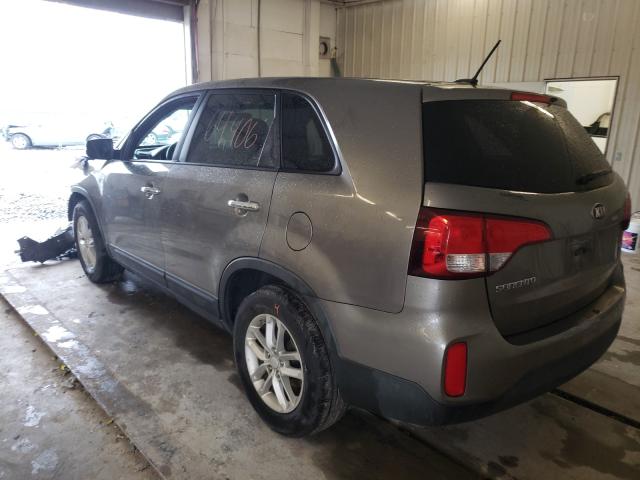 Photo 2 VIN: 5XYKT3A61FG627832 - KIA SORENTO LX 