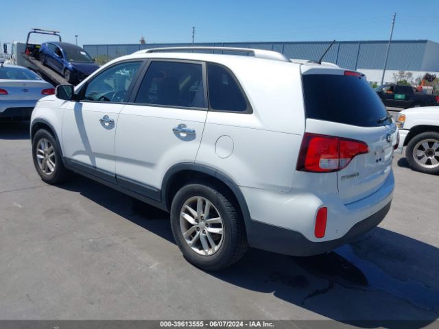 Photo 2 VIN: 5XYKT3A61FG656845 - KIA SORENTO 