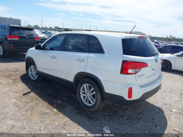 Photo 2 VIN: 5XYKT3A61FG657901 - KIA SORENTO 