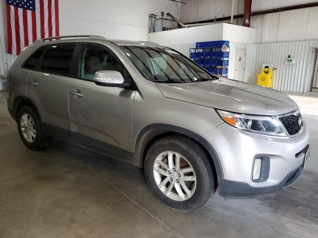 Photo 3 VIN: 5XYKT3A61FG660670 - KIA SORENTO LX 