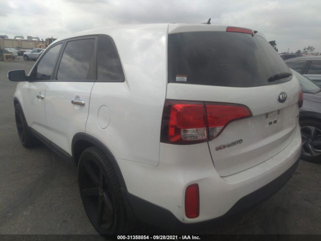 Photo 2 VIN: 5XYKT3A61FG660863 - KIA SORENTO 