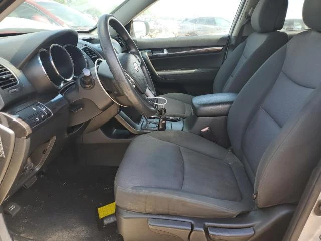 Photo 6 VIN: 5XYKT3A62DG378969 - KIA SORENTO LX 