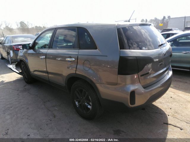 Photo 2 VIN: 5XYKT3A62FG628889 - KIA SORENTO 