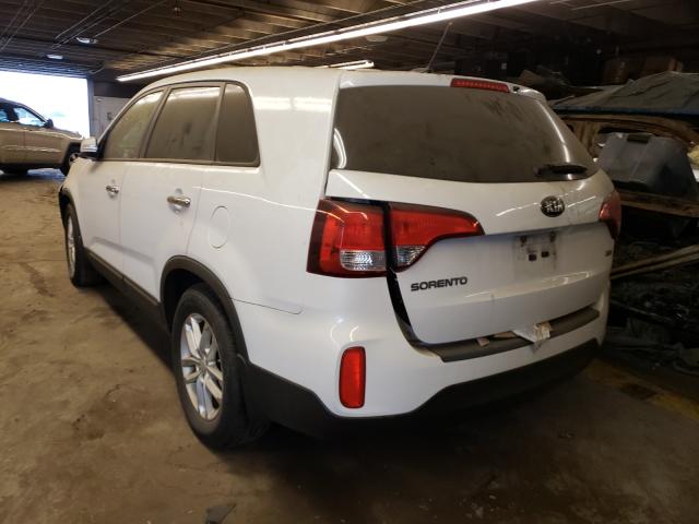 Photo 2 VIN: 5XYKT3A62FG629038 - KIA SORENTO LX 