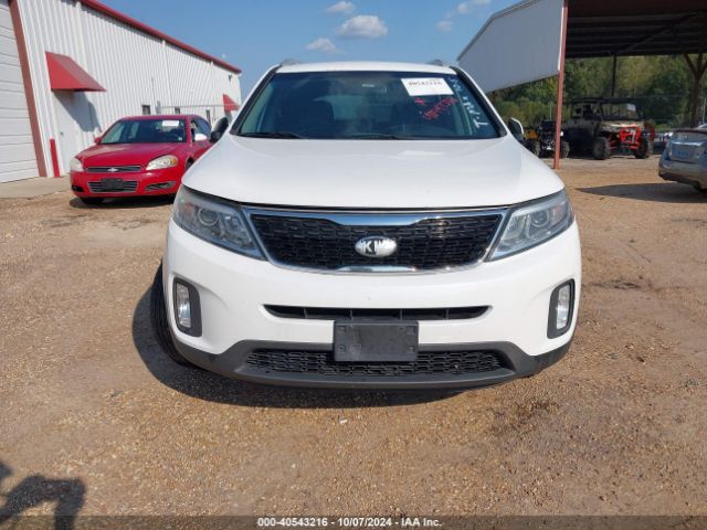 Photo 5 VIN: 5XYKT3A62FG656174 - KIA SORENTO 