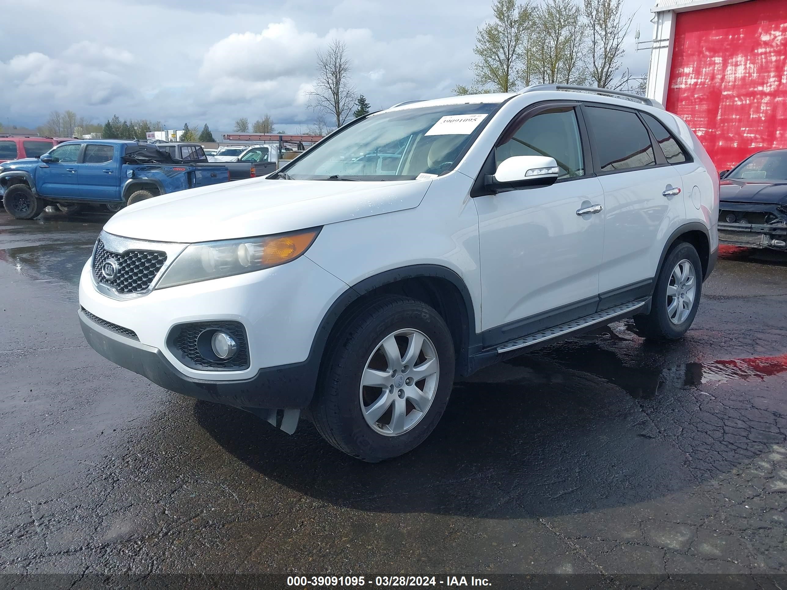 Photo 1 VIN: 5XYKT3A63CG211860 - KIA SORENTO 