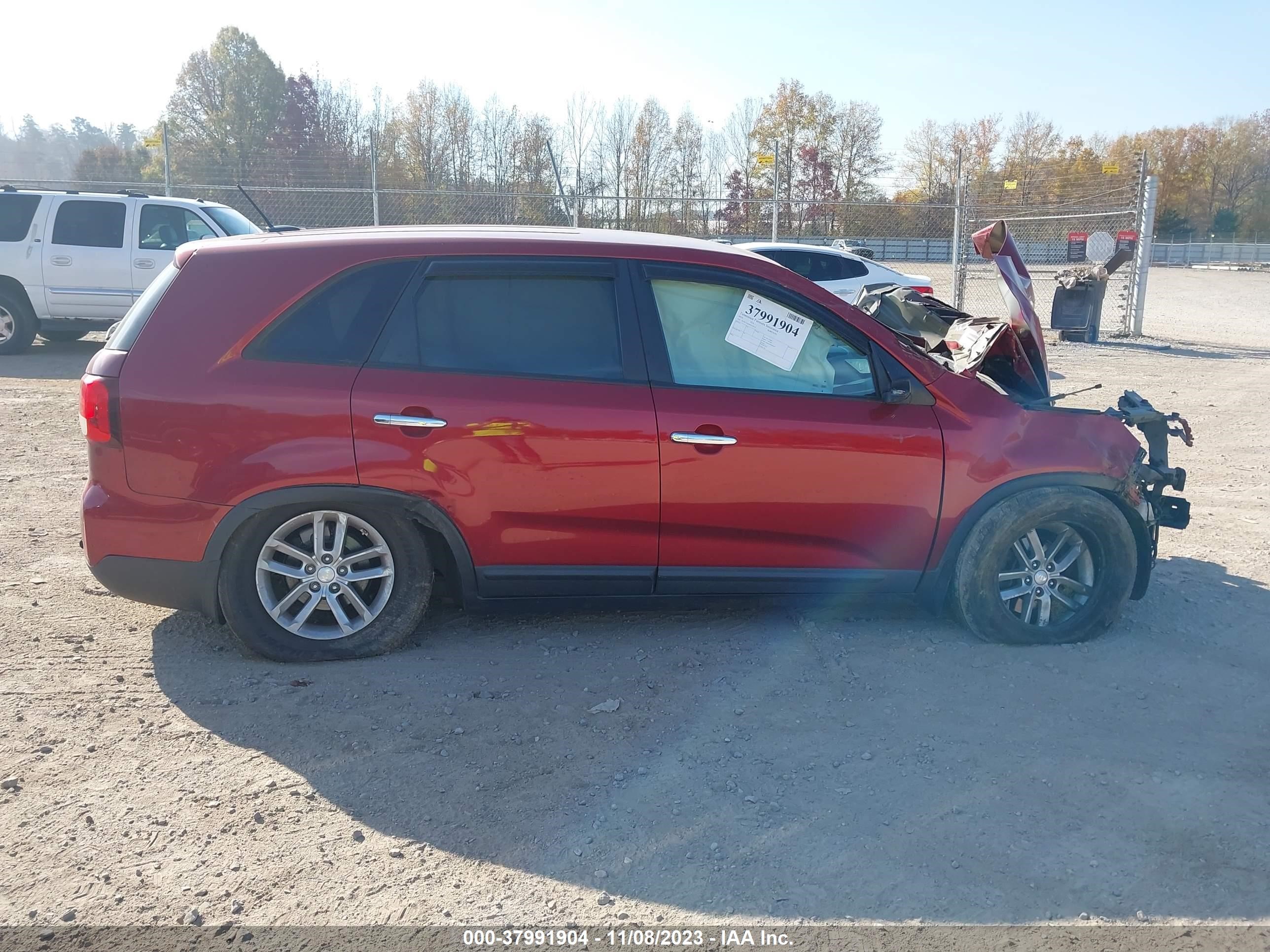 Photo 13 VIN: 5XYKT3A63EG516133 - KIA SORENTO 