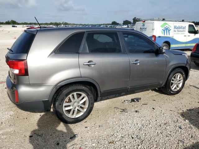 Photo 2 VIN: 5XYKT3A63FG560280 - KIA SORENTO LX 