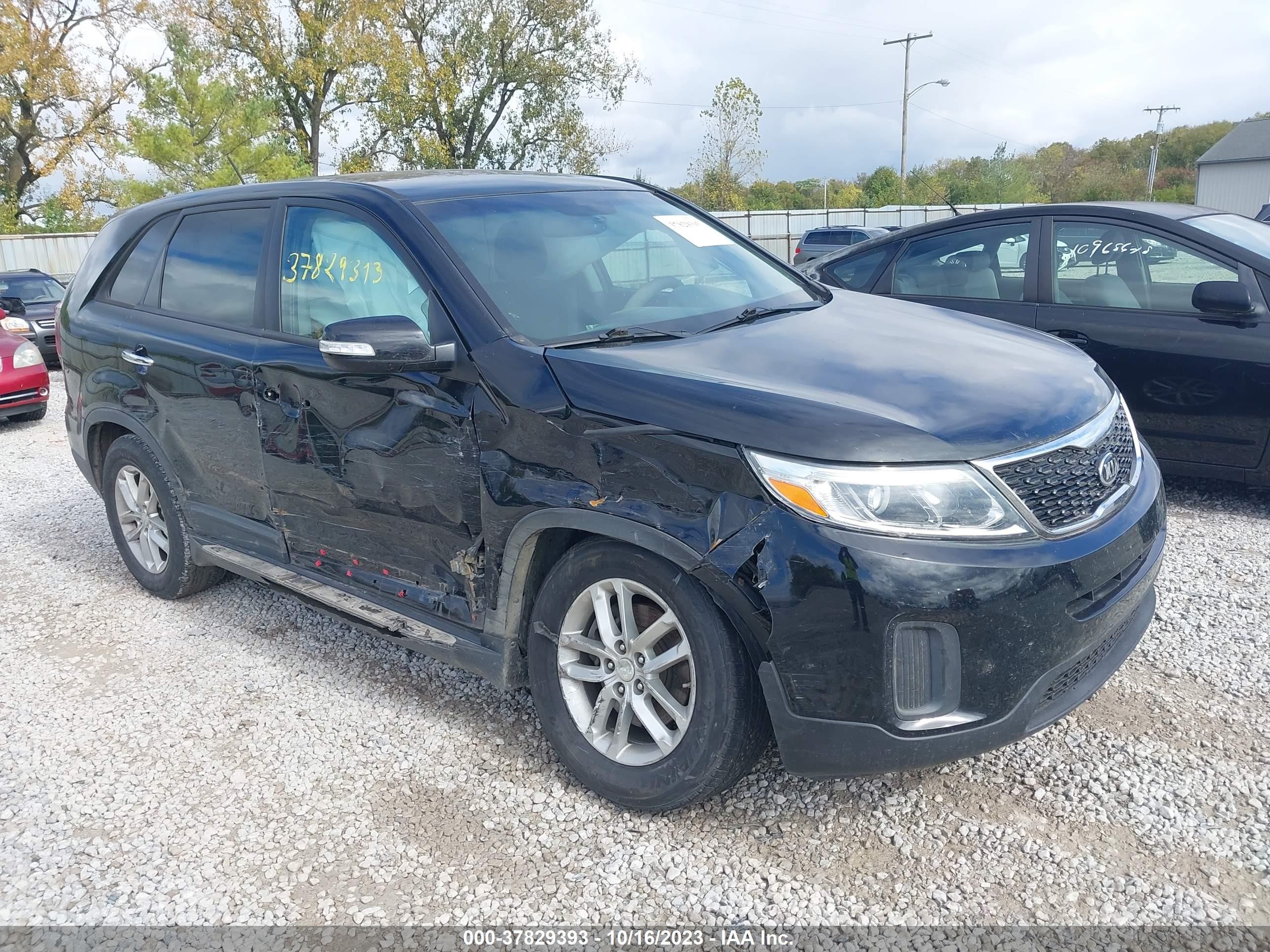 Photo 5 VIN: 5XYKT3A63FG592775 - KIA SORENTO 