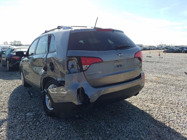 Photo 2 VIN: 5XYKT3A63FG623104 - KIA SORENTO LX 