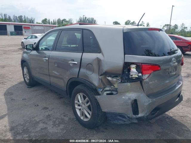 Photo 2 VIN: 5XYKT3A63FG645359 - KIA SORENTO 