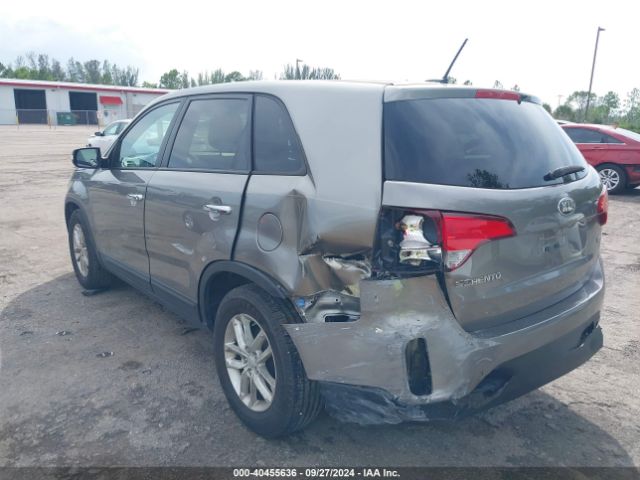 Photo 5 VIN: 5XYKT3A63FG645359 - KIA SORENTO 