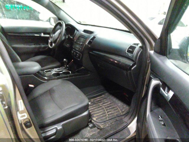 Photo 4 VIN: 5XYKT3A63FG652604 - KIA SORENTO 