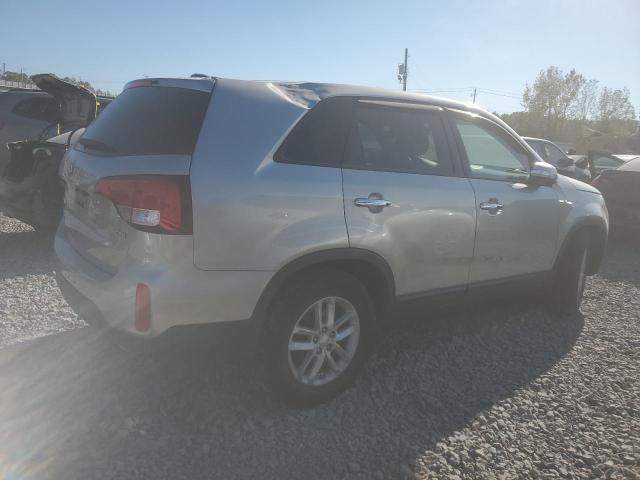 Photo 2 VIN: 5XYKT3A64FG552737 - KIA SORENTO LX 