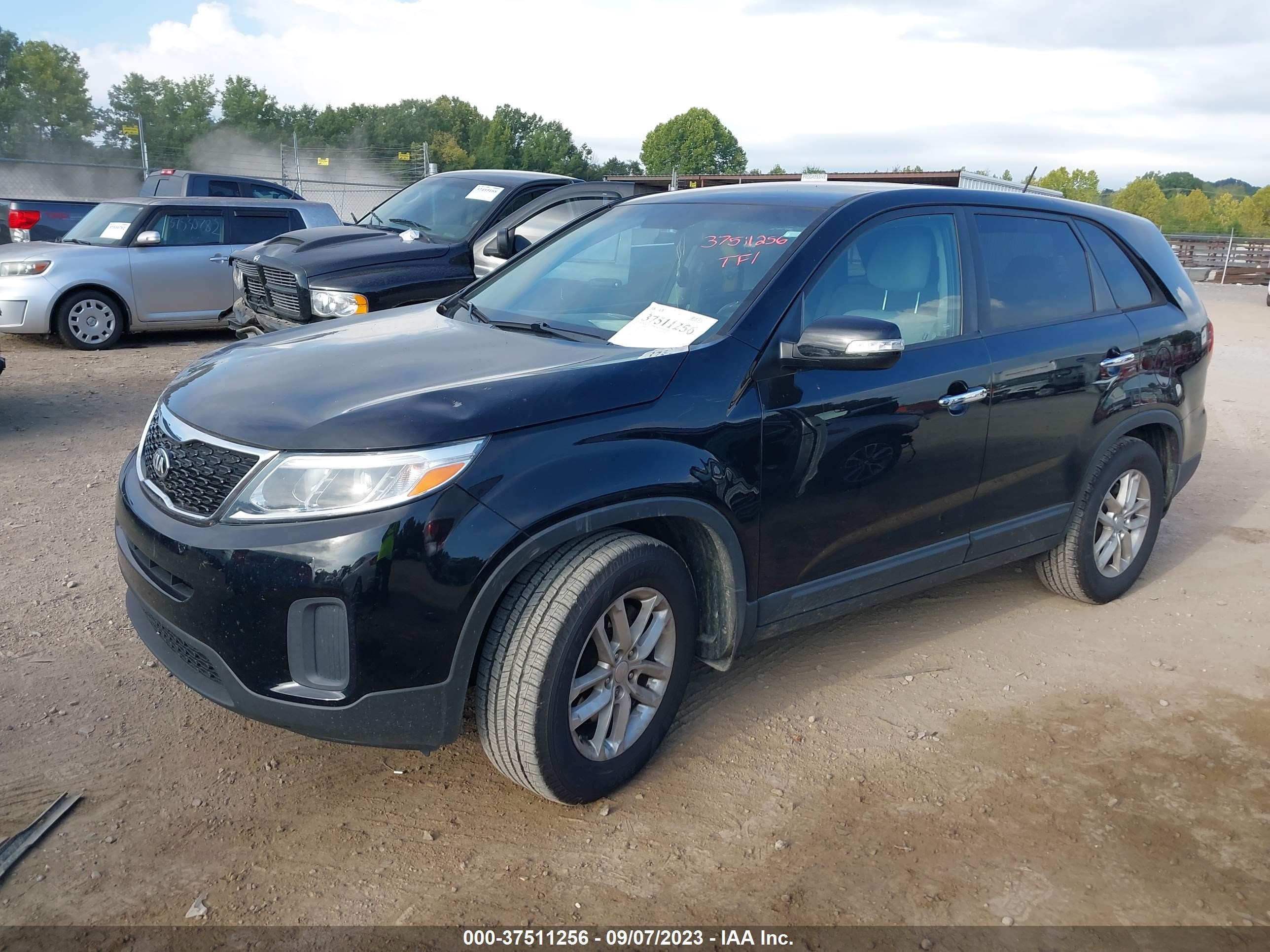 Photo 1 VIN: 5XYKT3A64FG577461 - KIA SORENTO 