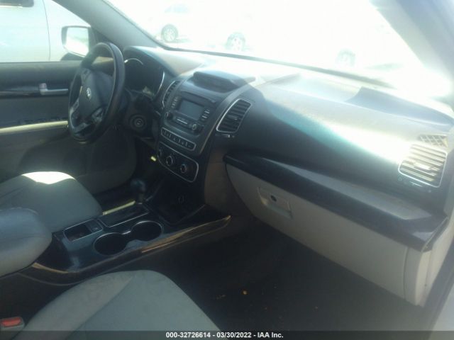 Photo 4 VIN: 5XYKT3A64FG589643 - KIA SORENTO 