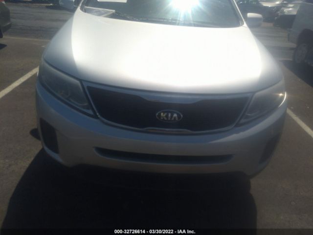 Photo 5 VIN: 5XYKT3A64FG589643 - KIA SORENTO 