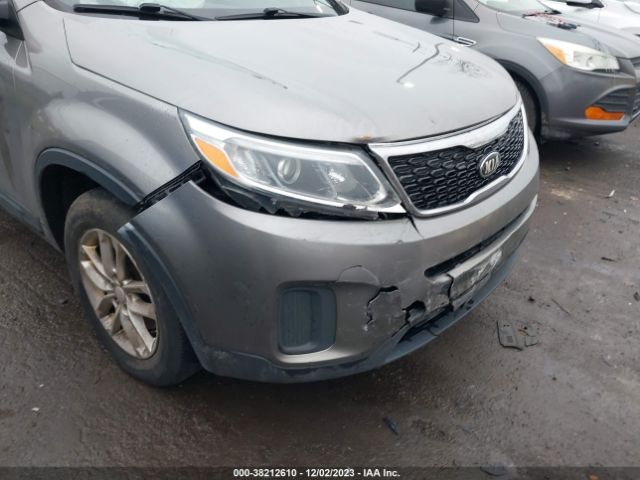 Photo 5 VIN: 5XYKT3A64FG601600 - KIA SORENTO 