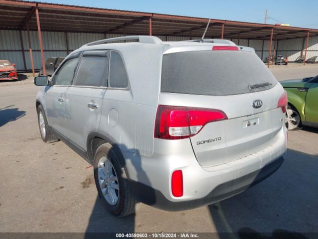 Photo 2 VIN: 5XYKT3A64FG603590 - KIA SORENTO 