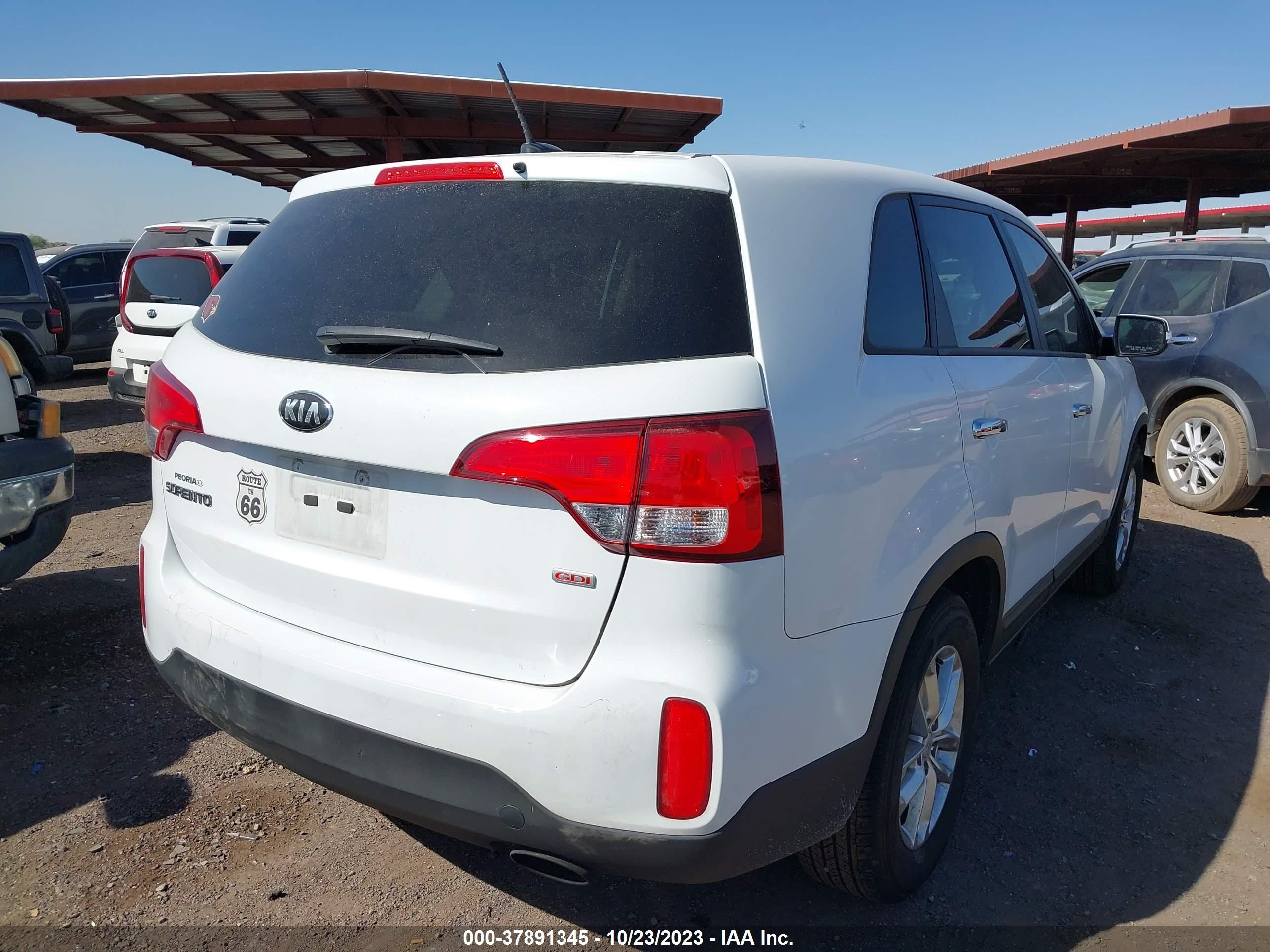 Photo 3 VIN: 5XYKT3A64FG660372 - KIA SORENTO 