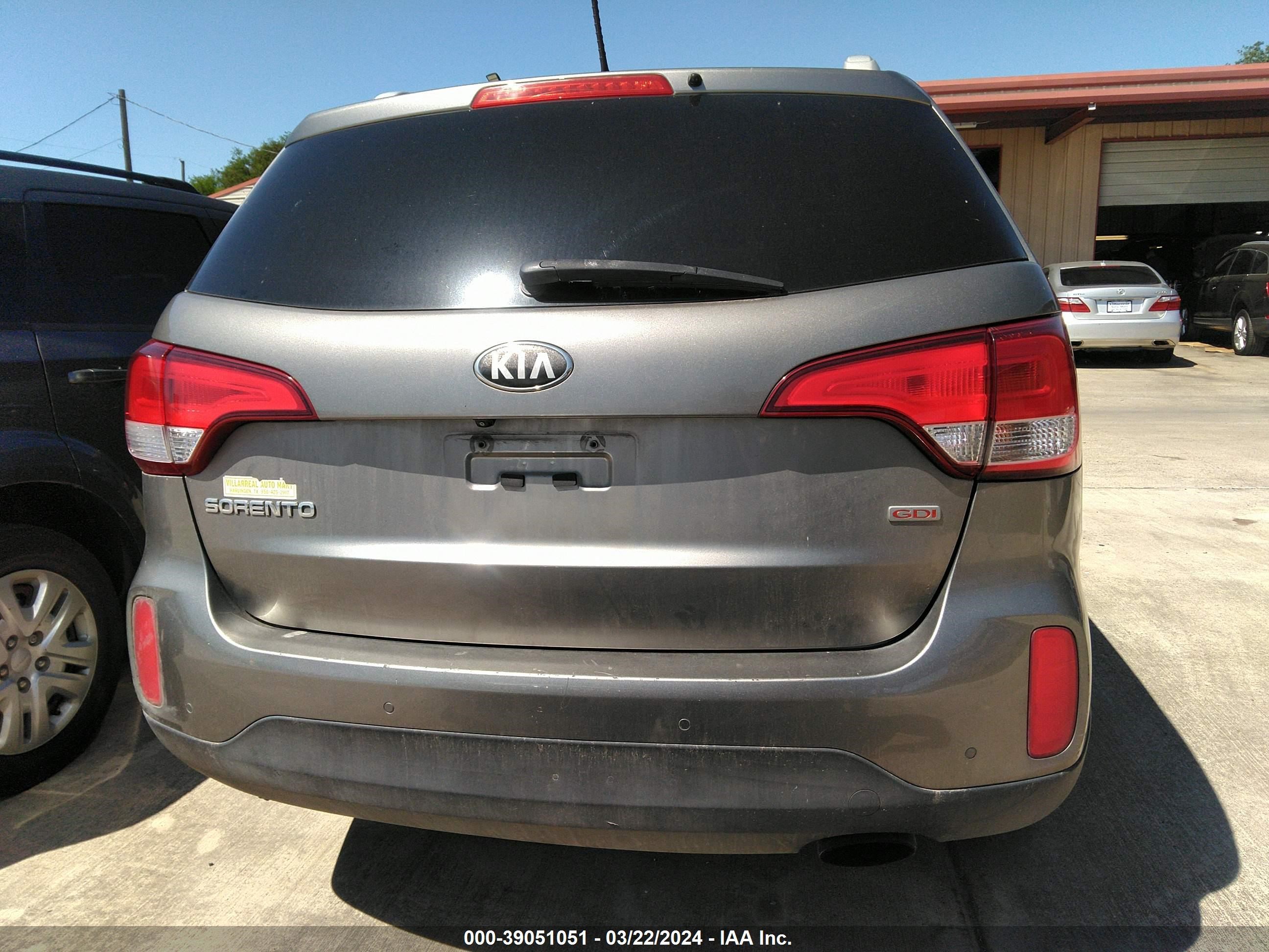 Photo 13 VIN: 5XYKT3A65EG439264 - KIA SORENTO 