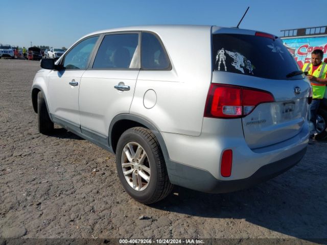 Photo 2 VIN: 5XYKT3A65FG583219 - KIA SORENTO 