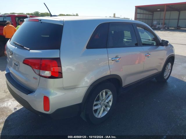 Photo 3 VIN: 5XYKT3A65FG621208 - KIA SORENTO 