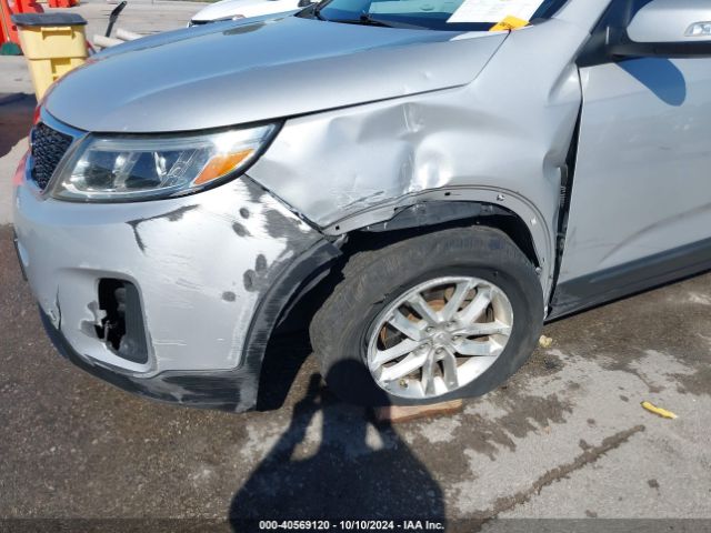 Photo 5 VIN: 5XYKT3A65FG621208 - KIA SORENTO 