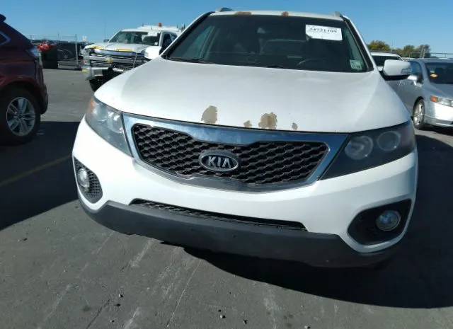 Photo 5 VIN: 5XYKT3A66CG221508 - KIA SORENTO 