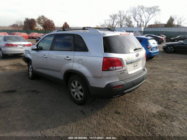 Photo 2 VIN: 5XYKT3A66DG349815 - KIA SORENTO 