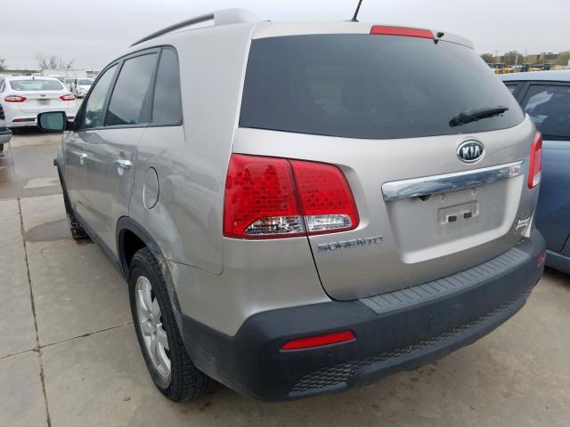 Photo 2 VIN: 5XYKT3A66DG350673 - KIA SORENTO LX 