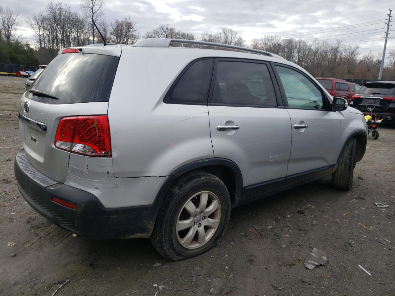 Photo 2 VIN: 5XYKT3A66DG355131 - KIA SORENTO 