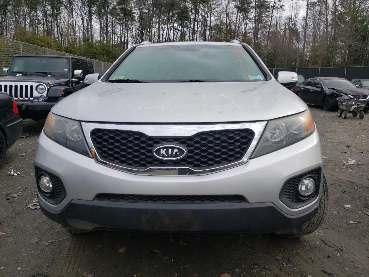 Photo 4 VIN: 5XYKT3A66DG355131 - KIA SORENTO 