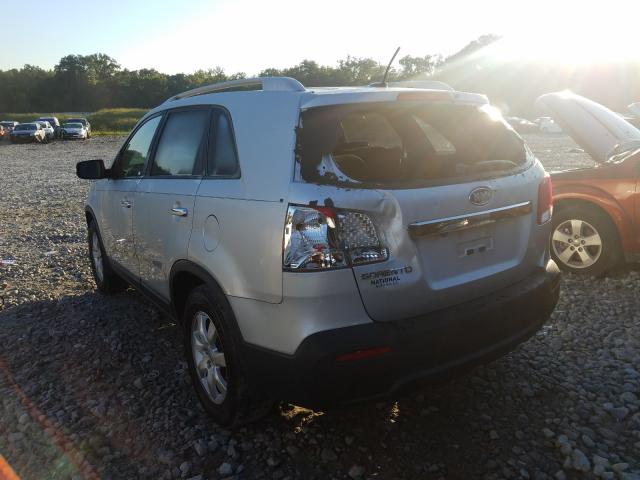 Photo 2 VIN: 5XYKT3A66DG407163 - KIA SORENTO LX 