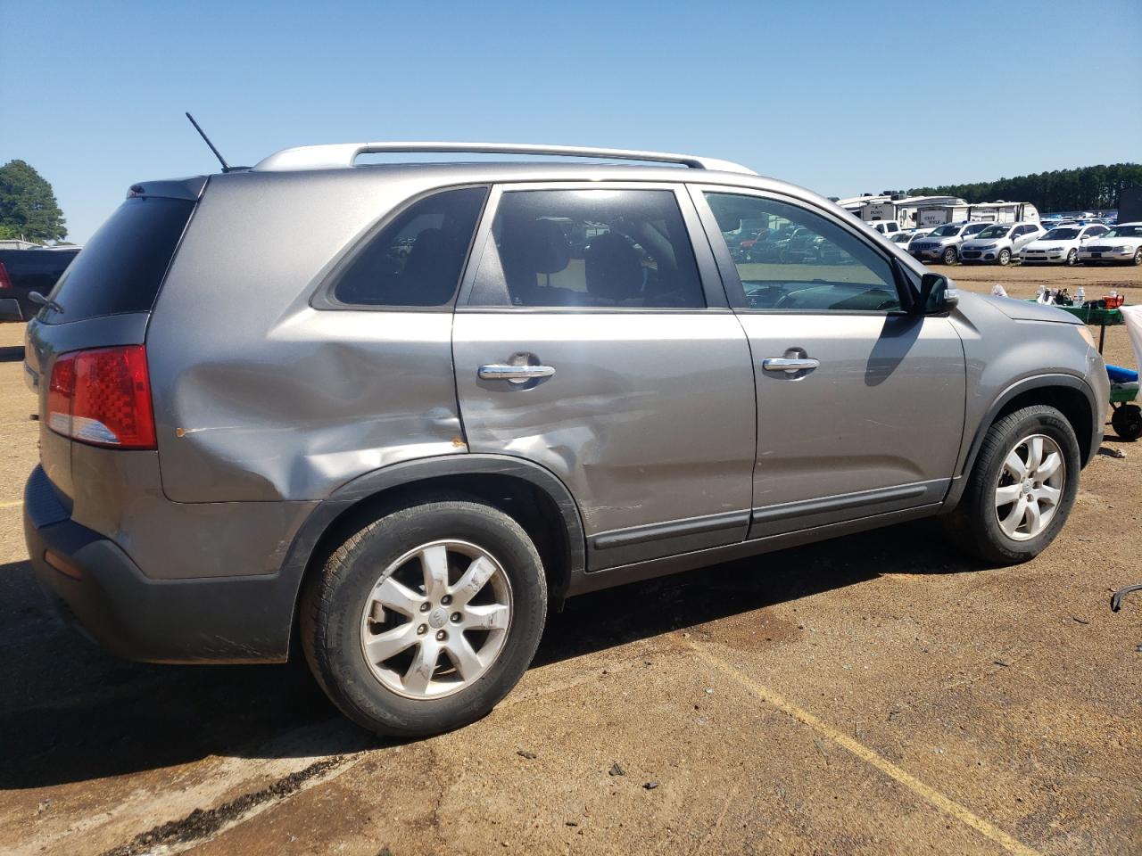 Photo 2 VIN: 5XYKT3A66DG412332 - KIA SORENTO 