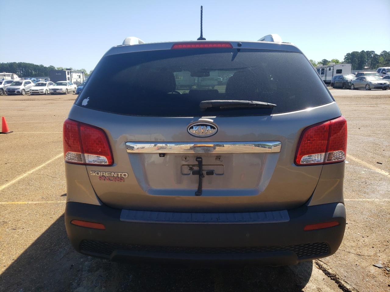 Photo 5 VIN: 5XYKT3A66DG412332 - KIA SORENTO 