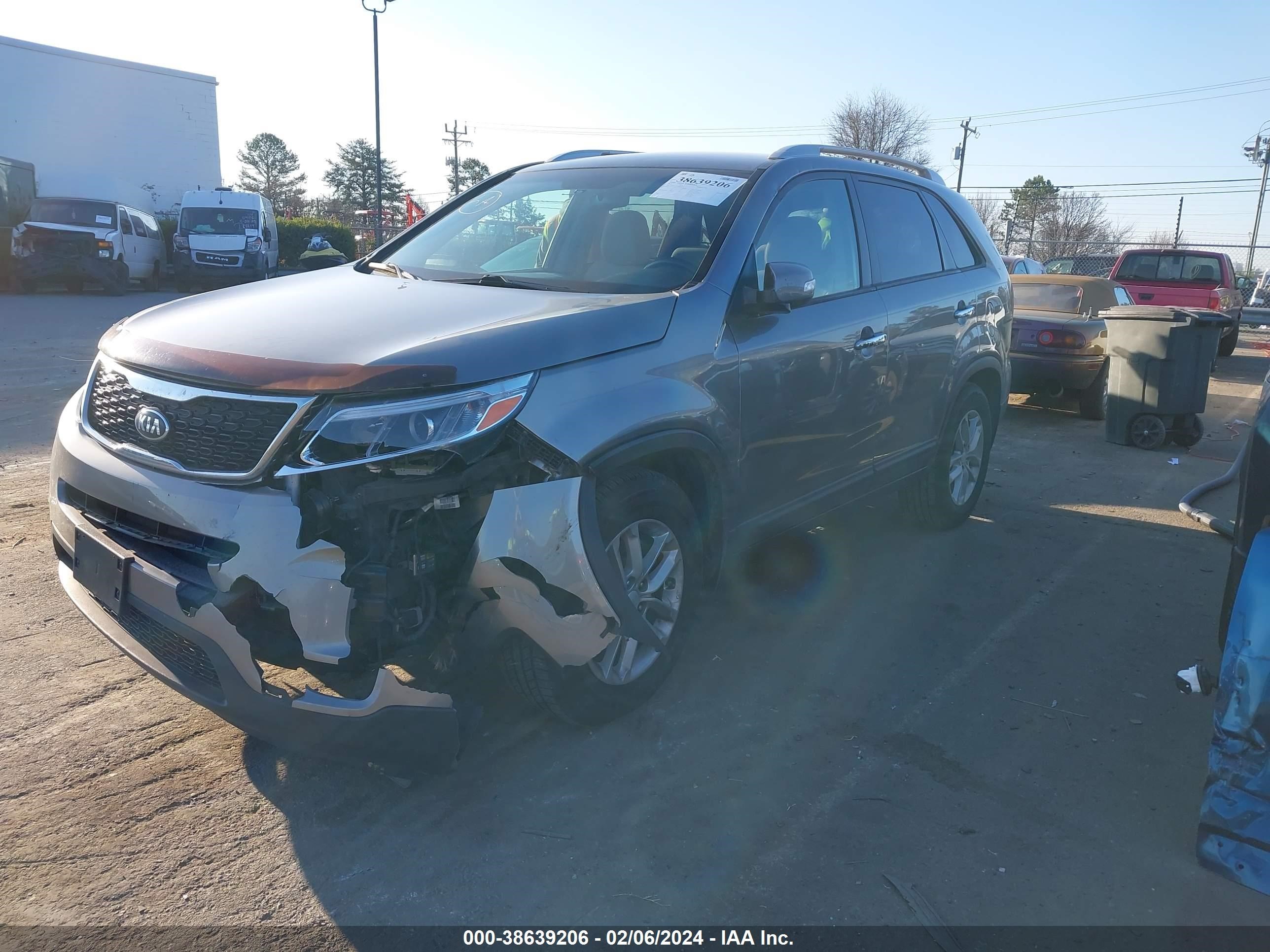 Photo 1 VIN: 5XYKT3A66EG495701 - KIA SORENTO 