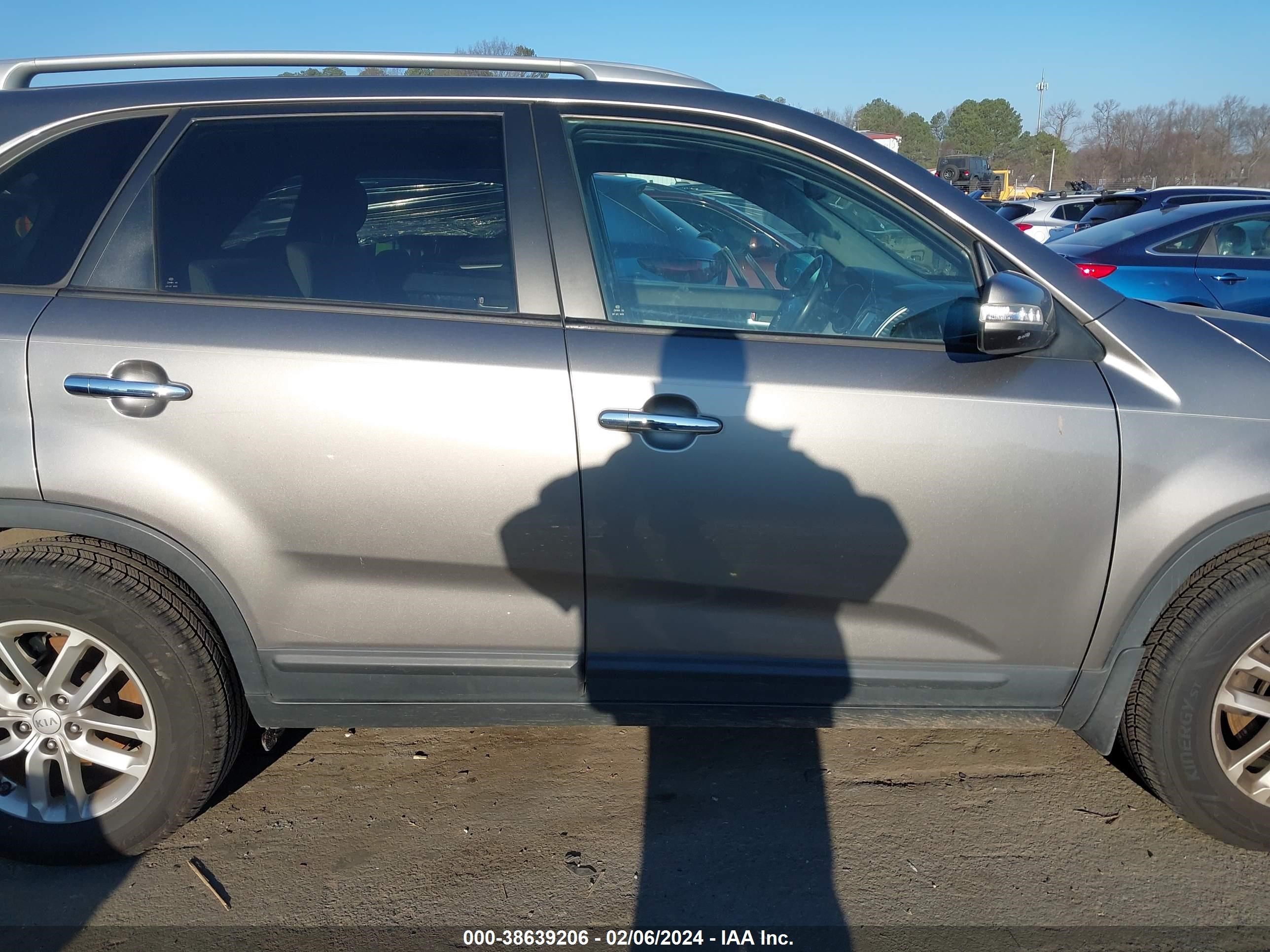 Photo 12 VIN: 5XYKT3A66EG495701 - KIA SORENTO 