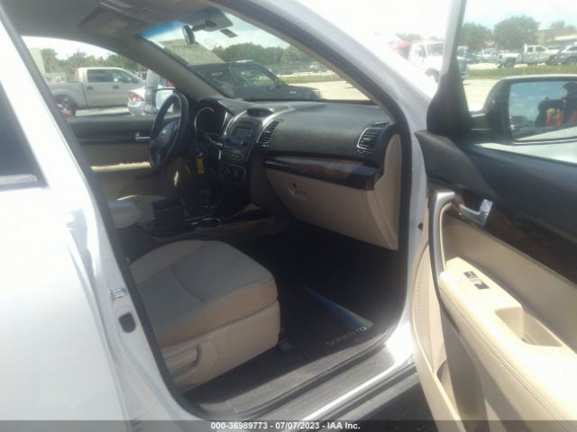 Photo 4 VIN: 5XYKT3A66EG508415 - KIA SORENTO 