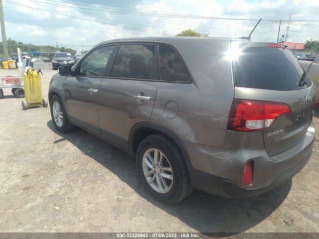 Photo 2 VIN: 5XYKT3A66FG553288 - KIA SORENTO 